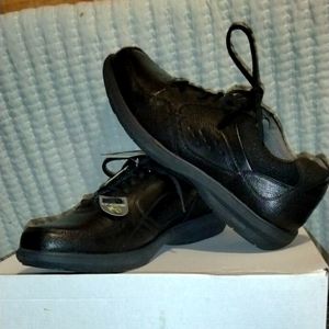 🖤BLACK SLIP RESISTANT SNEAKERS🖤